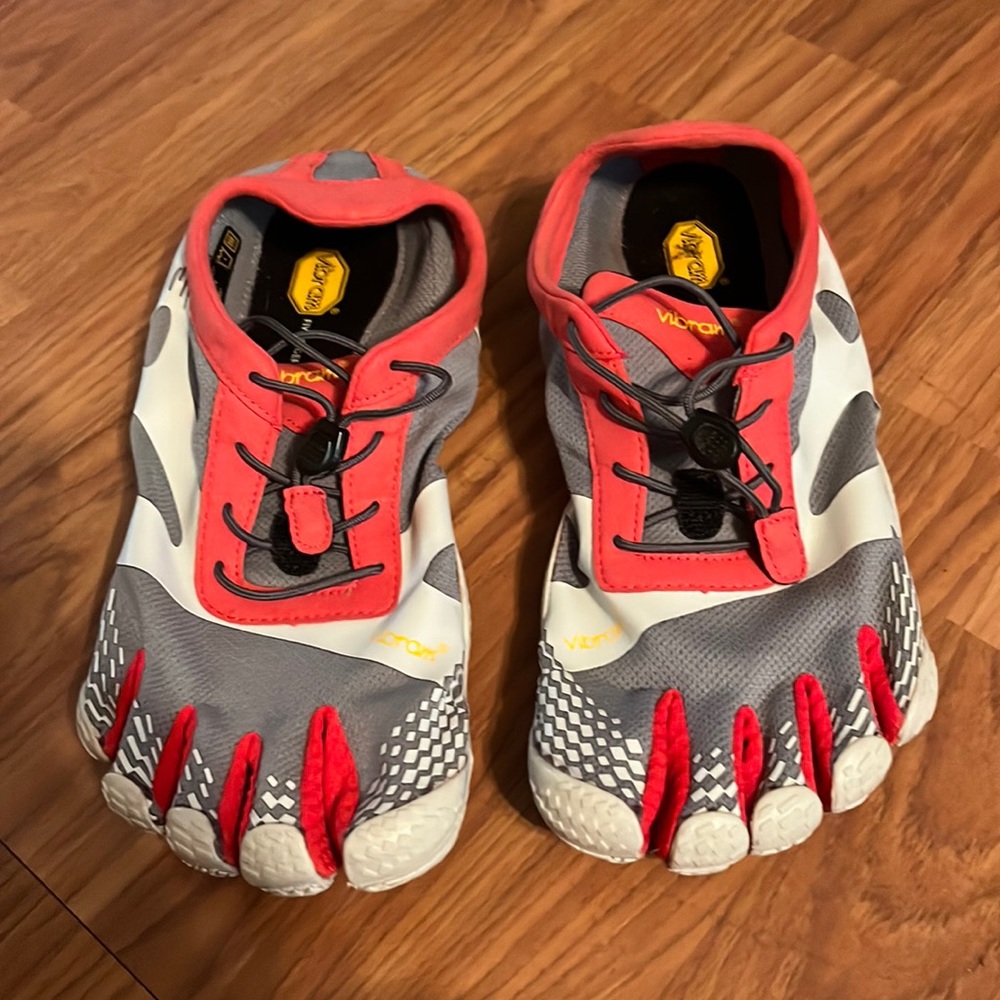 NEW VIRRAM FIVEFINGERS minimalist training shoes w box EU43